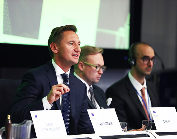 Regiony chc� pom�c w tworzeniu lepszego prawa