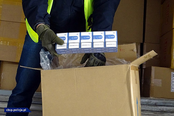 Blisko 9 mln nielegalnych papieros�w przej�te przez CB�P i KAS