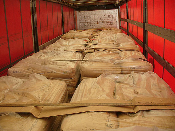 Nielegalne transgraniczne przemieszczenie odpad�w udaremnione przez KAS