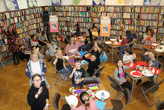Warsztaty plastyczne „Morskie stwory” w midzyzdrojskiej bibliotece