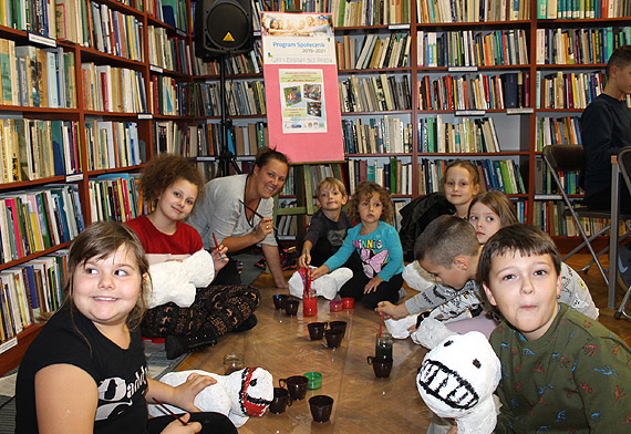 Warsztaty plastyczne „Morskie stwory” w midzyzdrojskiej bibliotece