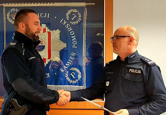 Kamieski policjant wyrniony przez Komendanta Wojewdzkiego Policji w Szczecinie