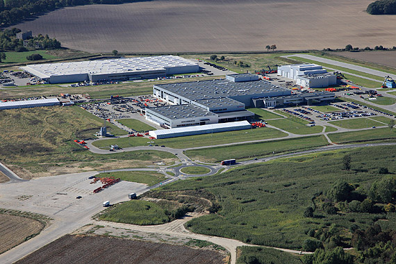 Nowe wyzwania gospodarcze, bardziej profesjonalna obs�uga inwestora