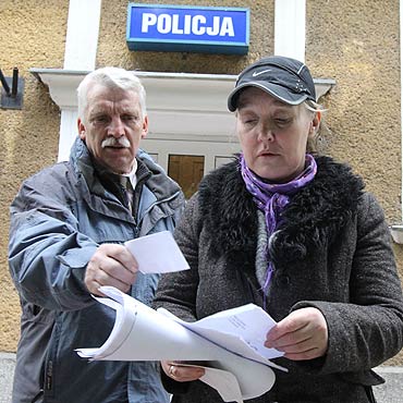 „Pijany m�� chce mnie zad�ga�!”