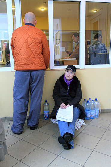 „Pijany m�� chce mnie zad�ga�!”