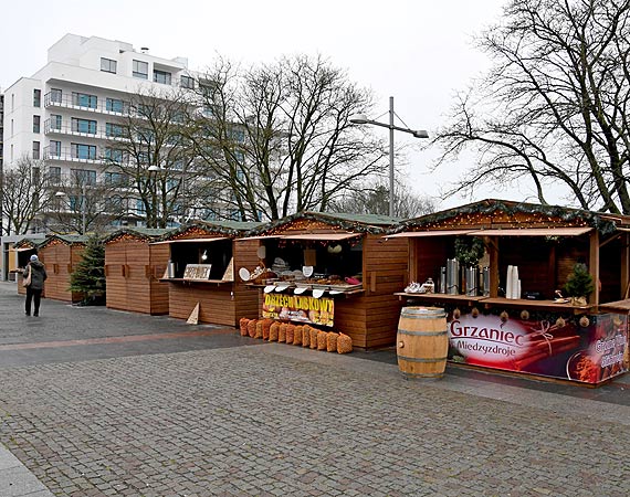 Skromny międzyzdrojski Jarmark Świąteczno-Noworoczny