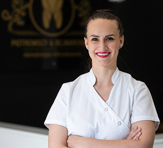 Cykl: Zapytaj stomatologa - Stomatologia estetyczna  - Co to s� lic�wki, jak si� je wykonuje i czemu s�u�y wykonanie takiego zabiegu.