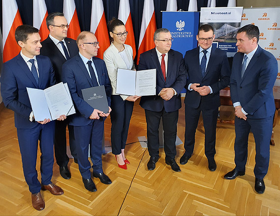 Podpisali�my umow� na zaprojektowanie i budow� drogi ekspresowej S11 na odcinku Zegrze Pomorskie – K�anino