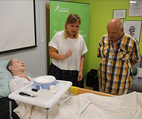 „Uber” us�ug spo�ecznych.   Program „Dobre Wsparcie” mo�e pom�c w pracy sztab�w kryzysowych