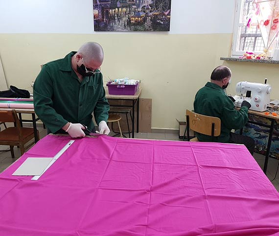 Szczeci�ska S�u�ba Wi�zienna w��czy�a si� w pomoc w walce z pandemi� koronawirusa