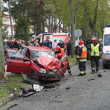 Zderzyły się dwa auta. Małżeństwo z Dziwnowa w szpitalu