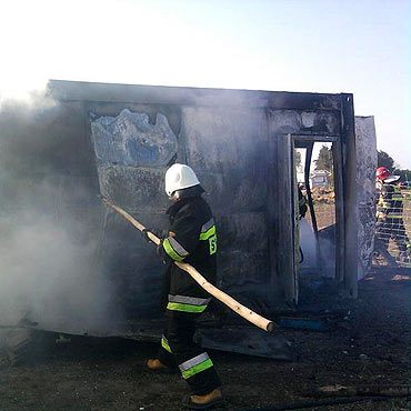 Koplino: Sp�on�� blaszany barak