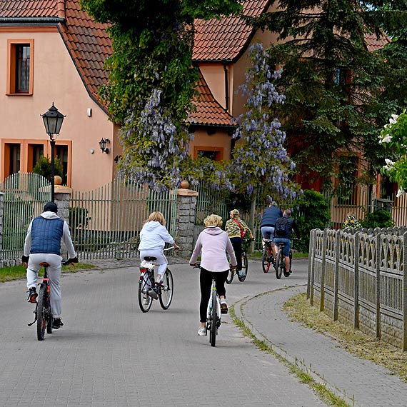 Urokliwe i widokowe  klify, lecz niedostpne dla turysty na rowerach