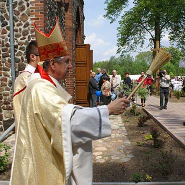 Po�wi�cono ko�ci� w �niatowie