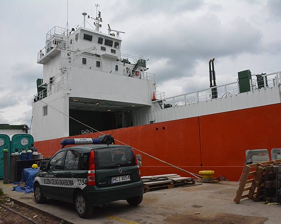 Usuni�cie papieros�w i alkoholu spod dozoru celnego