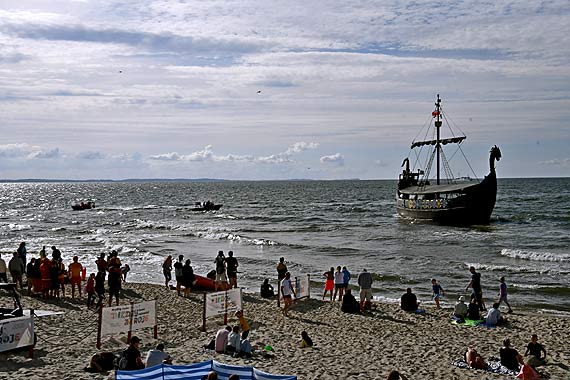 Statek wycieczkowy utkn na mielinie. Zobacz film!