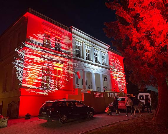 Niedzielna Noc Kolorów w Międzyzdrojach