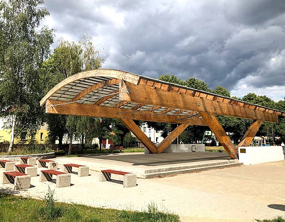 Filharmonicy na skwerze im. Waleriana Paw�owskiego