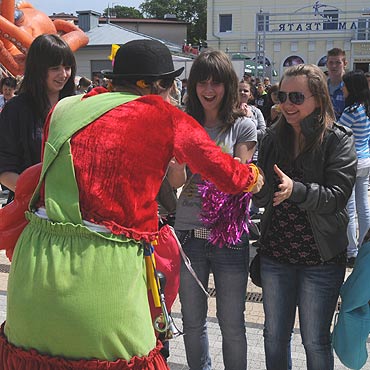 Mi�dzyzdroje: Doskona�a zabawa dla setek dzieci. Zobacz film!