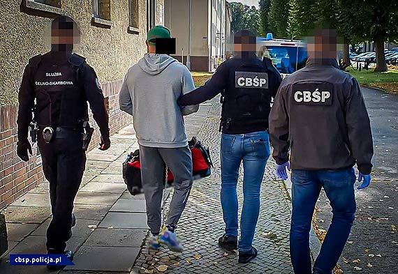 Kolejne uderzenie w grupę przestępczą wytwarzającą nielegalne faktury
