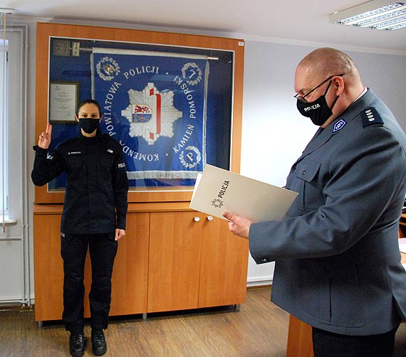 Mianowanie nowego Z-cy Komendanta KPP w Kamieniu Pomorskim oraz ślubowanie młodych policjantów