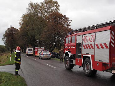 Volkswagenem uderzył w drzewo