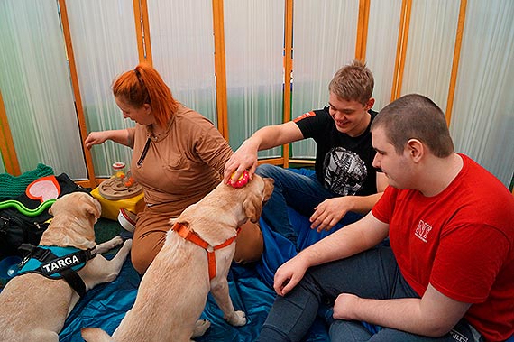 Kynoterapia realizowana przez podopiecznych Polskiego Stowarzyszenia na rzecz Osób z Niepełnosprawnością Intelektualną Koło w Kamieniu Pomorskim w ramach projektu pn. ,,Prowadzenie rehabilitacji osób Niepełnosprawnych w różnych typach placówek’