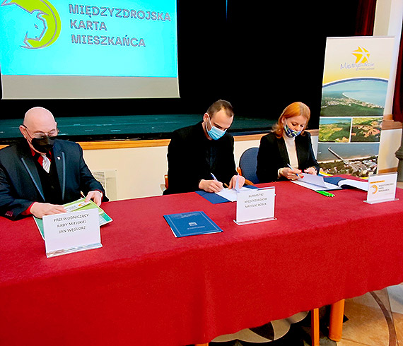 Pierwsze umowy partnerskie podpisane! Zobacz film!