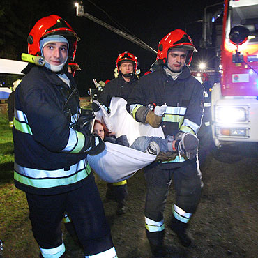 �winouj�cie: P�on�� poci�g. �wiczenia s�u�b ratowniczych