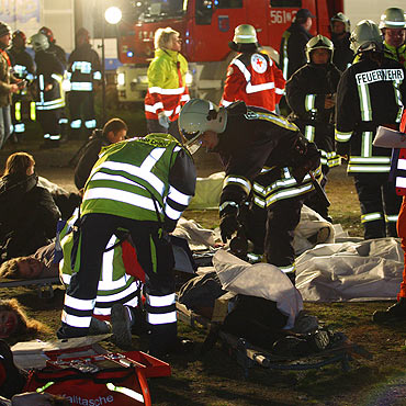 �winouj�cie: P�on�� poci�g. �wiczenia s�u�b ratowniczych