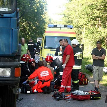 Mi�dzywodzie: Tragiczny wypadek. Nie �yje 22-letnia pasa�erka motocykla