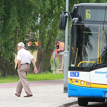 Kamie� Pomorski: Na miejski autobus trzeba poczeka�