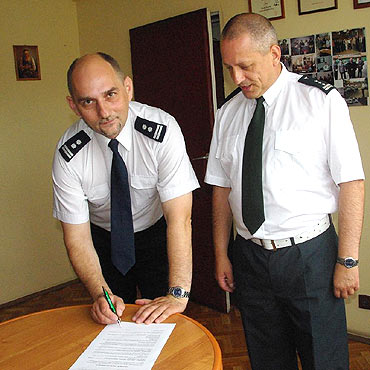 Kamie� Pomorski: Policjanci dostali sprz�t komputerowy