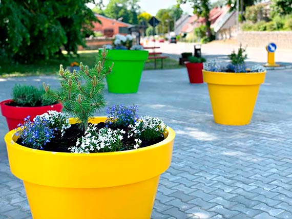 Centrum Stuchowa opanoway kolorowe donice!