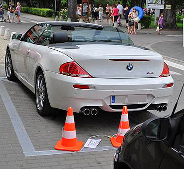 Międzyzdroje: Gdy ma się pieniądze, można mieć miejsce parkingowe