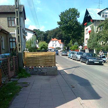 Mi�dzyzdroje: Bez chodnika na Gryfa Pomorskiego