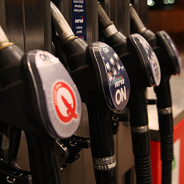 Niemcy i Szwedzi zapominaj� p�aci� za paliwo