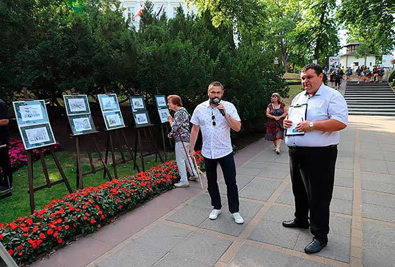 Wernisaż wystawy rysunków Marcina Grabii „Z podróży”