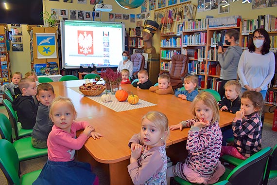 Smerfy z Dziwnowa już wiedzą wszystko na temat: „Polska to nasza ojczyzna”