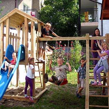 Dziwn�w: Dzieci s� szcz�liwe z nowego placu zabaw