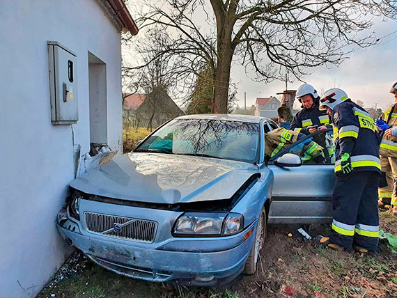 O wos od tragedii w gminie Golczewo! Kierowca volvo wjecha w dom!