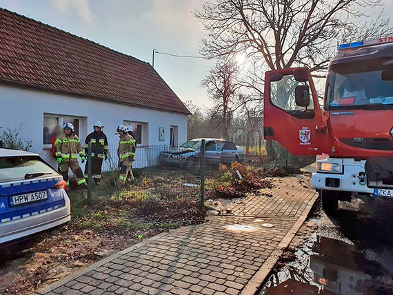 O wos od tragedii w gminie Golczewo! Kierowca volvo wjecha w dom!