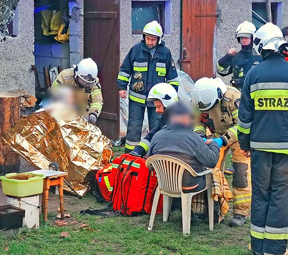 Pożar w budynku mieszkalnym w Lubinie. Strażacy ewakuowali trzy osoby