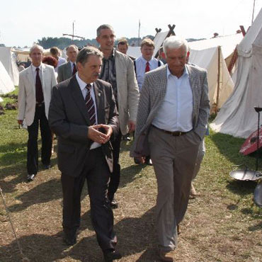Przewodnicz�cy Parlamentu Europejskiego odwiedzi� Wolin