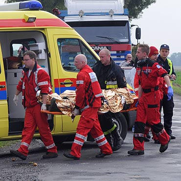 O ma�y w�os od kolejnej tragedii. Rowerzysta w szpitalu