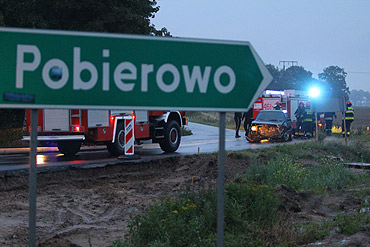 Wrzosowo: Wypadek na skrzyżowaniu. Opel w rowie