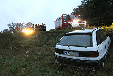 Wrzosowo: Wypadek na skrzyżowaniu. Opel w rowie