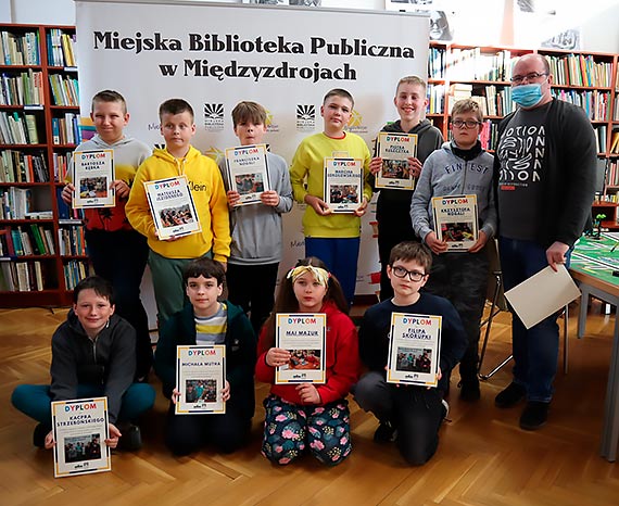 Robotyka w midzyzdrojskiej bibliotece – fina warsztatw ECDL e-Citizen i programowania LEGO SPIKE