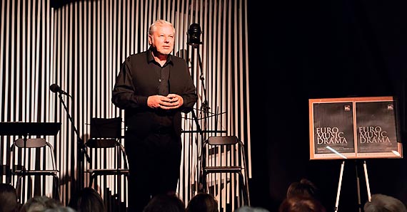 Spektakl Teatru Kameralnego „Czarowna Noc” w Międzynarodowym Domu Kultury 02.05. 2022 godz. 17:00