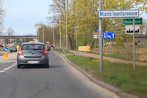 Mieszkaniec: Miasto monitorowane, ale ulice brudne? Dlaczego nikt nie zwraca uwagi na zapiaszczone ulice?